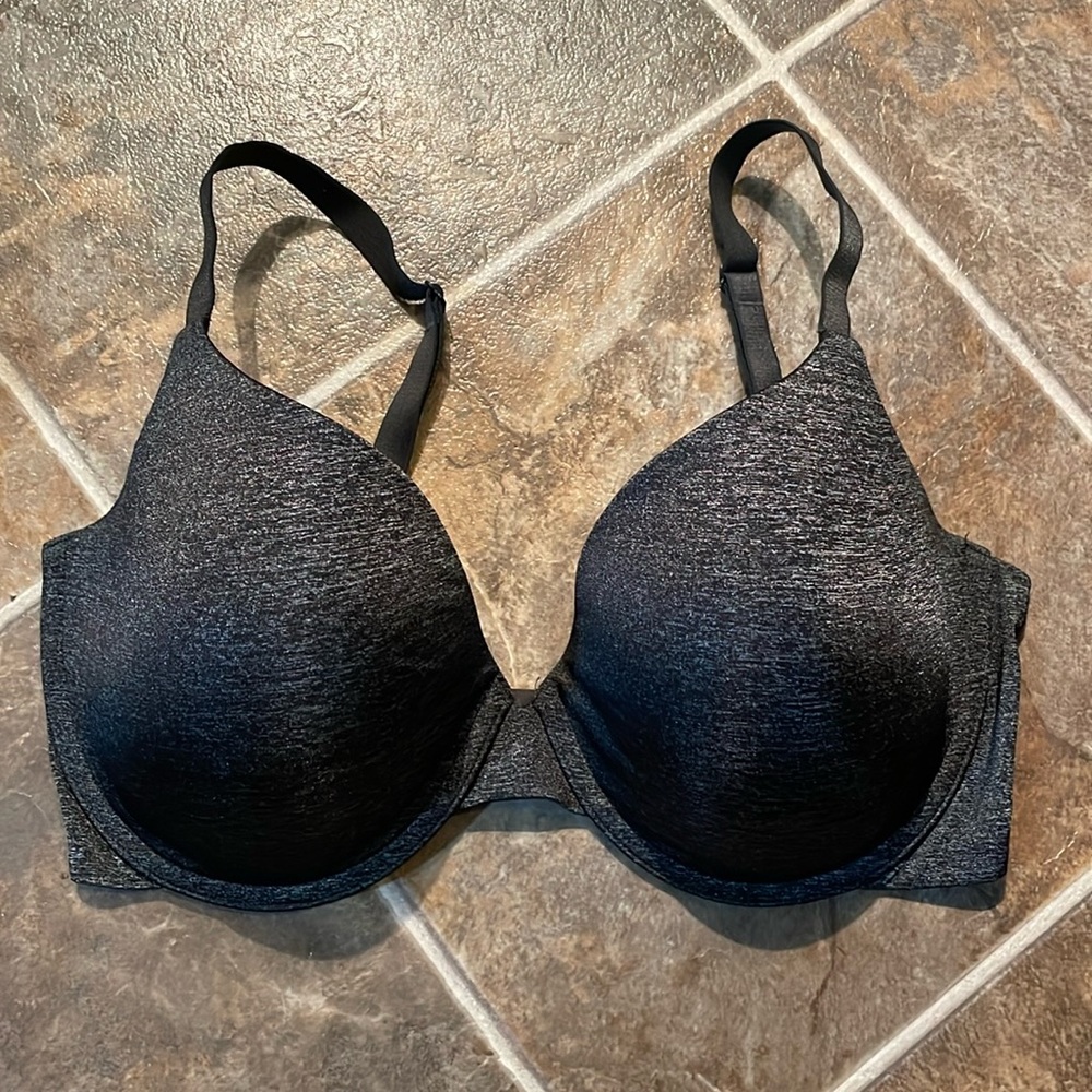 EUC Victoria’s Secret uplift semi demi bra size 34DDD